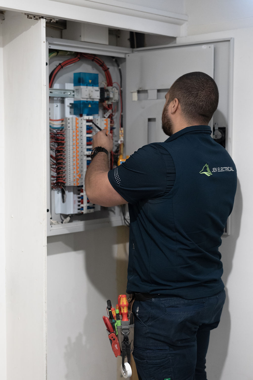 JEN Electrical on site